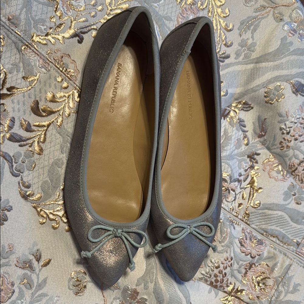 Banana Republic Flats